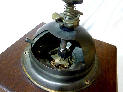 コーノコーヒー/KONO COFFEE コーヒーミル 手挽き 手動 木製 札幌市 白石区 東札幌 コーノコーヒー/KONO COFFEE コーヒーミル 手挽き 手動 木製 札幌市