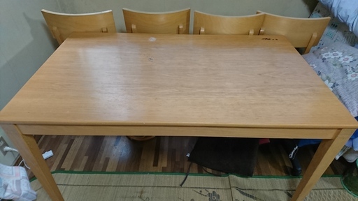 木製ダイニングテーブル＋木製いす４脚セット