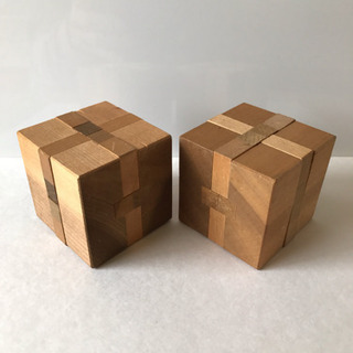 木製のパズルとテンビリオン