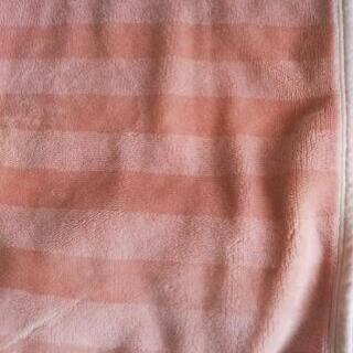 終了　使えそうにない毛布 ピンク縞