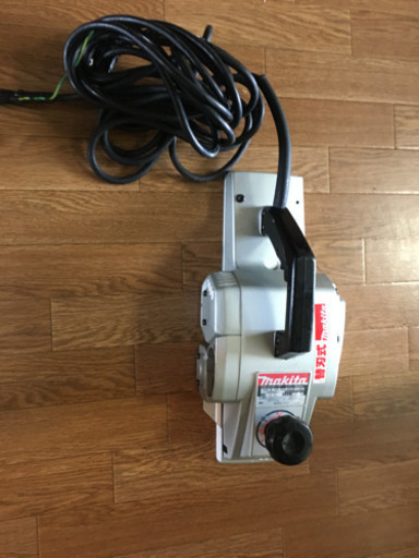 【中古】Makitaマキタ 155mm替刃式電気カンナ 1805Nsp