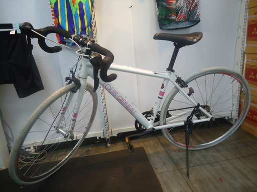 8月限定特価‼【エコプラス小倉南店】ルイガノ WSR ロードバイク  2×9段 420サイズ ホワイト色 中古車☆スタッフ向井おすすめ