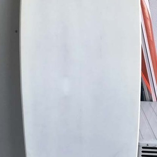 ウインドサーフィン　中古スラローム ボード　（手渡し限定）
