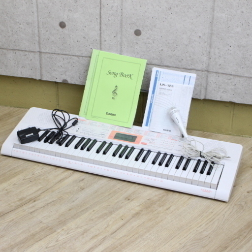 R262)【美品】カシオ 電子キーボード61標準鍵 光ナビゲーションキーボード LK-123 2016年製 CASIO