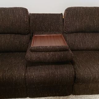 【引っ越し間近のためお値下げしました、8月中値引きあり】電動リクライニングソファー