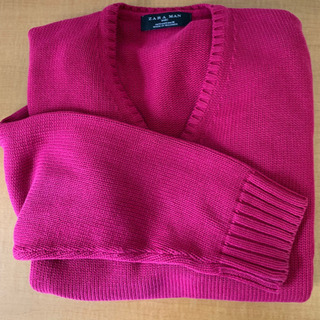 zara  濃いピンクのセーター