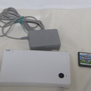 【中古】DSi(白) + ソフト + 充電器