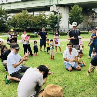 150人が集まるファミリー国際交流ピクニック @ 中之島公園 - イベント