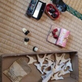 琉球琴・琴台・アクセサリー・教則本セット11，000円