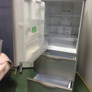 ☆値下げしました☆送料・設置サービスします☆3ドア冷蔵庫 AQUA 255L