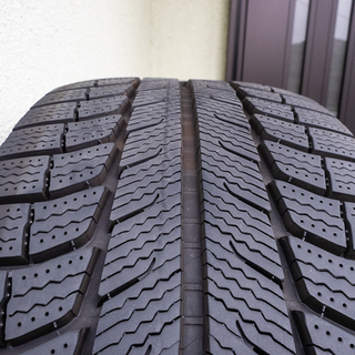 SUV専用 スタッドレスタイヤ MICHELIN LATITUDE X-ICE XI-2