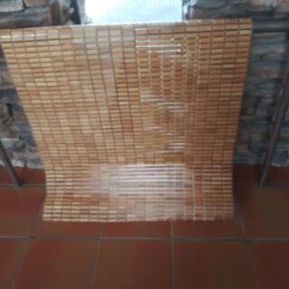 自然素材の竹でできた敷布