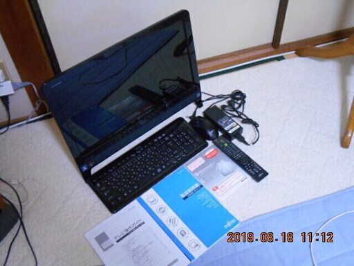 富士通　ESPRIMO EH30/HT