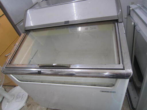 値下げしました！SANYO SCR-075G 中古のSANYO冷凍庫ストッカー　です