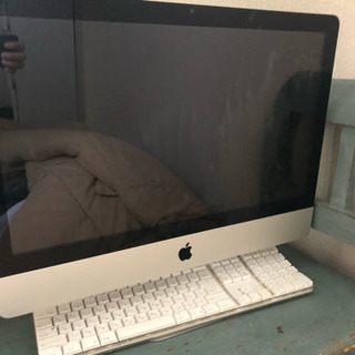 Mac デスクトップPC CDROM入ります