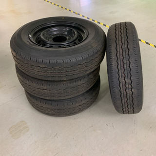 ハイエースタイヤホイール4本セット 195/80R15 107L/105L 