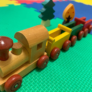 木のおもちゃ 汽車 赤ちゃん