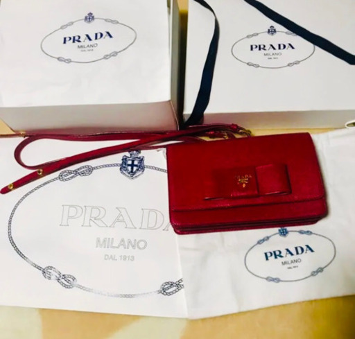 PRADA プラダ ショルダーバッグ 赤