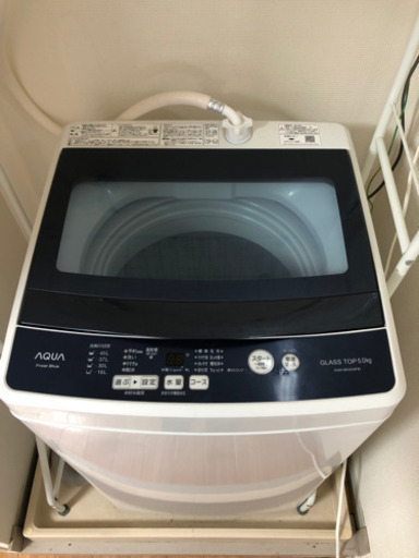AQUAの全自動洗濯機です