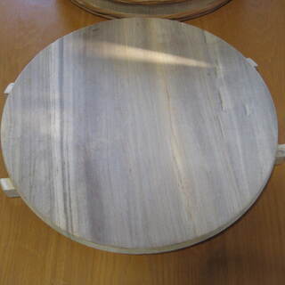 断捨離中です 寿司桶（特大）桐製だと思います。