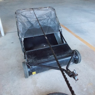 ローン・スイーパー（刈草収集リヤカー）