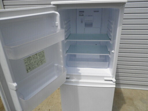 シャープ SJ-D14A２ドア 冷凍冷蔵庫 ２０１５年 美品　値下げ  無料配送（弊社から２０キロまで