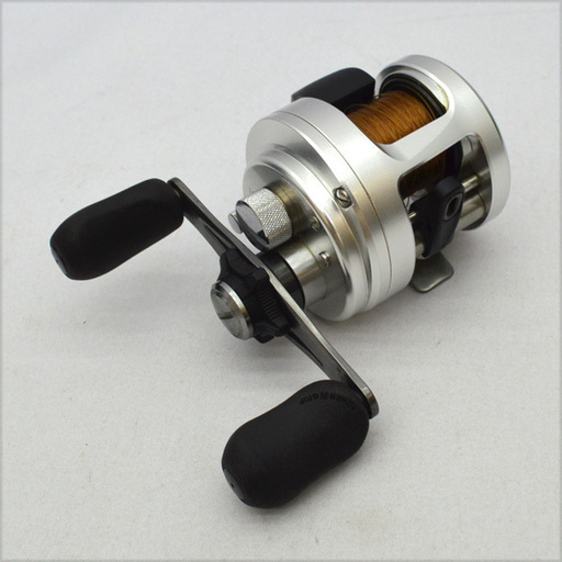 SHIMANO 12カルカッタ100 ベイトリール 右ハンドル ブラックバス 池