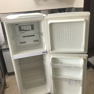 三菱冷凍冷蔵庫 136L   MR-E14-W