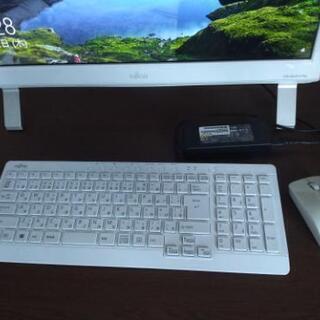 富士通　一体型パソコン　ESPRIMO
