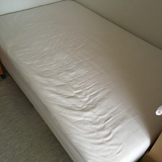 ニトリ セミダブル ベッド(カバーも差し上げます)