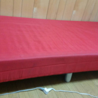 シングルベッド赤色