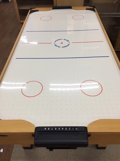 エアホッケー 家具売場にて展開中！！！