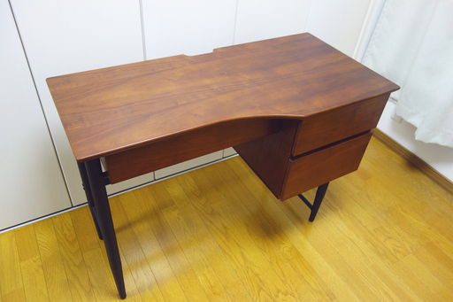 期間限定！アイアンウッドデスク　美品！！　早い者勝ちですっっっ！！！
