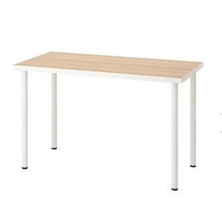 IKEAのテーブル    
