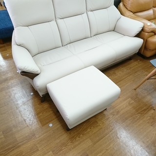 ソファー探すなら「リサイクルR」❕ 2人掛けレザーソファー❕ ゲート付き軽トラ”無料貸出❕購入後取り置きにも対応 ❕R3428 ソファー探すなら「リサイクルR」❕ 2人掛けレザーソファー❕ ゲート