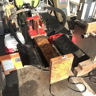 ゼノア　エンジン薪割り機