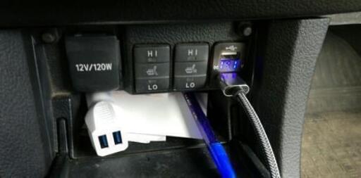 大人気 ブルー液晶 トヨタbタイプ車用 電圧計付 急速 2連式 Usbポート E F 要プロフ参照 札幌の車 のパーツの中古あげます 譲ります ジモティーで不用品の処分