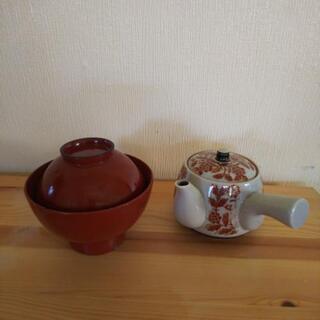  茶器と塗りのお椀