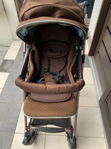 四輪シングルタイヤベビーカー ピジョン 新生児から