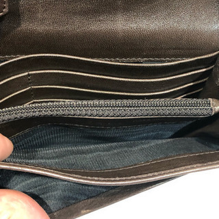 プラダ レオパード柄サイフ