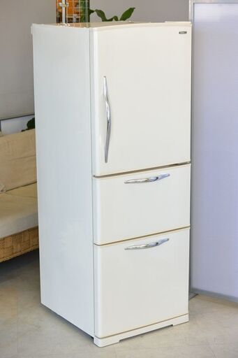 日立の廃盤 人気冷蔵庫 可愛い取っ手付き 3ドア R-S27YMV Ｃ形 265L