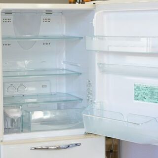 キッチン家電 日立の廃盤 人気冷蔵庫 可愛い取っ手付き 3ドア R-S27YMV 