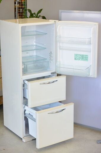 日立の廃盤 人気冷蔵庫 可愛い取っ手付き 3ドア R-S27YMV Ｃ形 265L