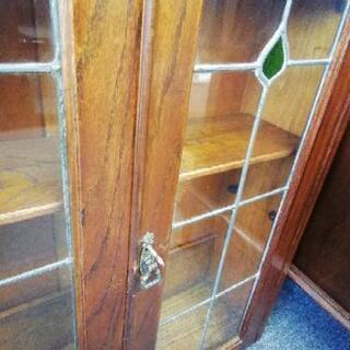 582 イギリスアンティーク　キャビネット