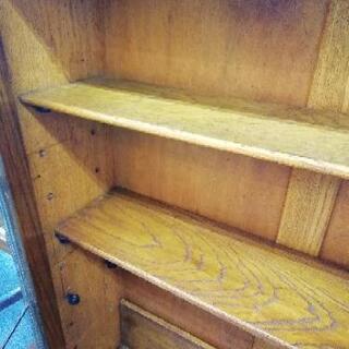 582 イギリスアンティーク　キャビネット