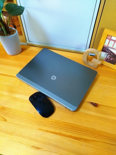 メモリ8Gでcorei3の超高性能HP☆　とても美品！　12.1inchで持ち運びが便利♪　綺麗で可愛いスタイリッシュシルバー♪　最新Windows10☆　高速PC★　高性能デュアルコア　メモリ8G　ヒューレット・パッカード　ProBook　　　最新Windows10　64Bit　大容量320G　銀　高級感　 　ノートパソコン　無線LAN　Wi-Fi対応