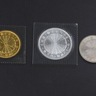 御在位60年 10万円金貨 1万円銀貨 500円硬貨 3点 御在位60年 10万円金貨 1万円銀貨 500円硬貨 3点