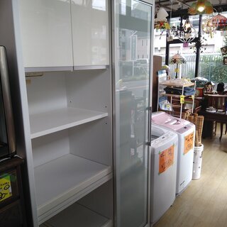 食器棚☆白　鏡面仕上げ☆モリタインテリア☆買取帝国　朝霞店 食器棚☆白 鏡面仕上げ☆モリタインテリア☆買取帝国 朝霞店