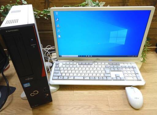 【新品SSD240GB メモリ8GB Core i3 液晶セット】富士通 デスクトップ★D551/G i3 3240 3.40Ghz/メモリ4GB/SSD120GB 20インチ液晶