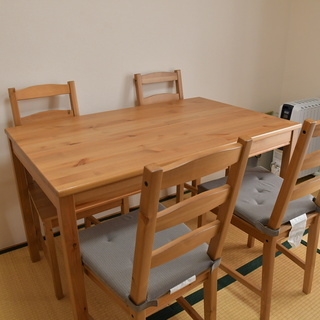IKEA　イケア　テーブル&チェア4脚セット 座面シート2枚付き